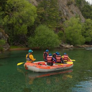 Rafting familiar en el Río Manso