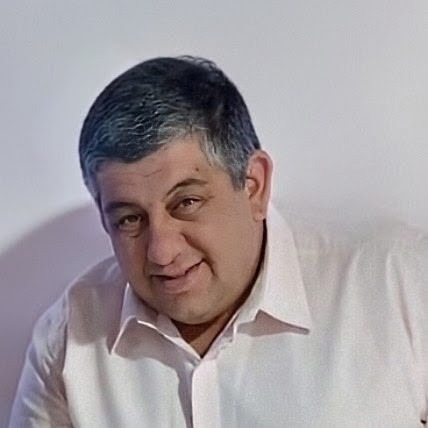Roberto González